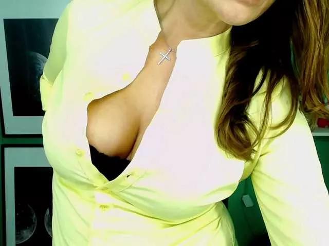 AnaMills on BongaCams 