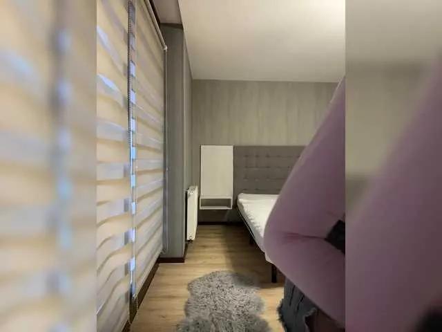 Offline BabyDarii on BongaCams