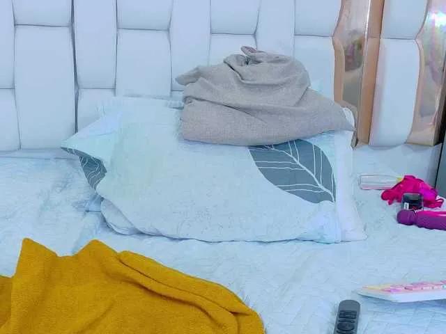 Offline colombiamommy on BongaCams