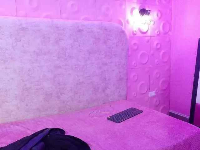 Offline Danielaa-a on BongaCams