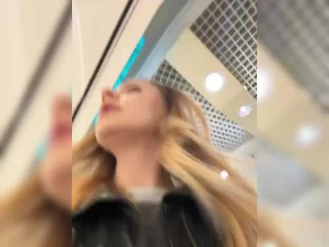 Offline elegantbabe on BongaCams