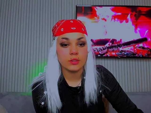 Offline EricaHoff on BongaCams