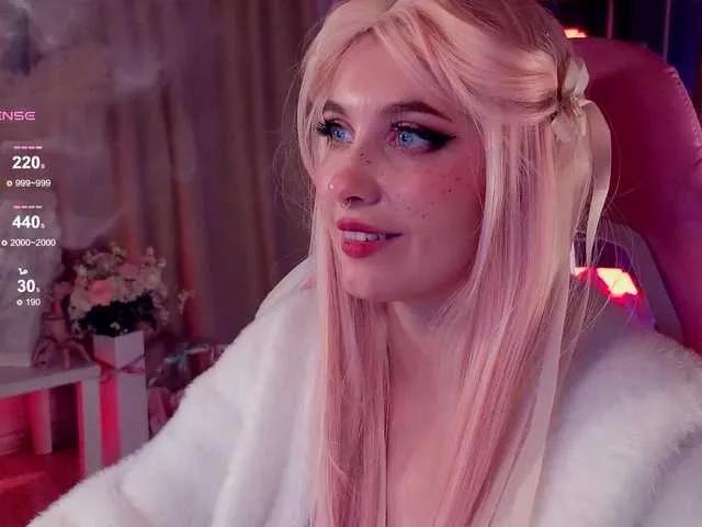 Offline HoneyCherry on BongaCams