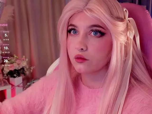 Offline HoneyCherry on BongaCams