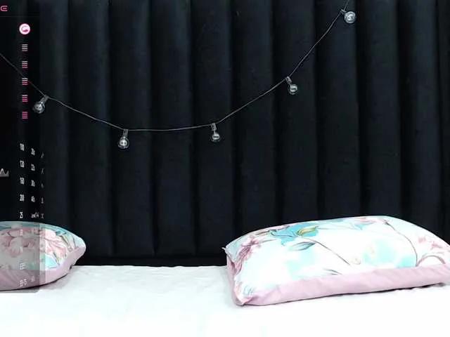 horny18girl on BongaCams