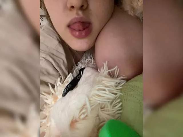 L0lly-D0lly on BongaCams 