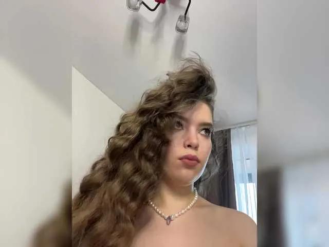 Offline LadyEmily on BongaCams