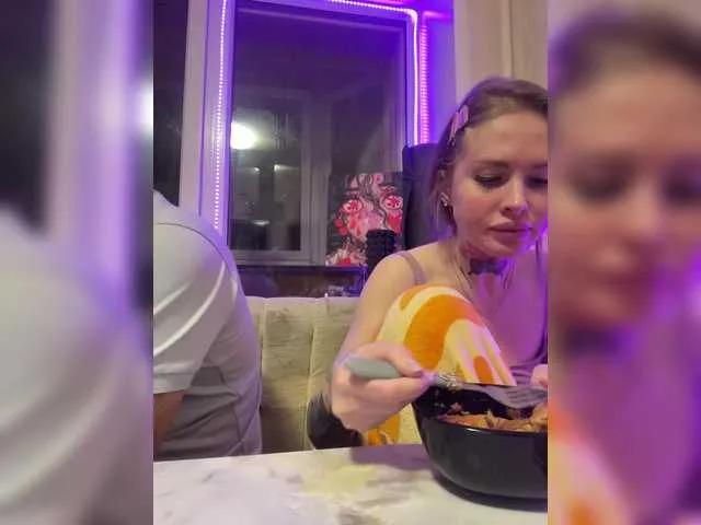 Letti28 from BongaCams