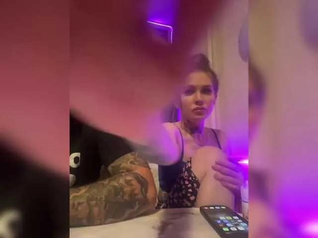 Offline Letti28 on BongaCams