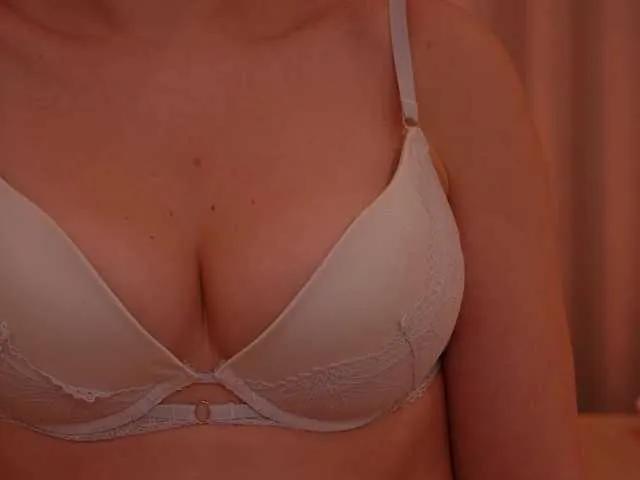 LiaGotti from BongaCams