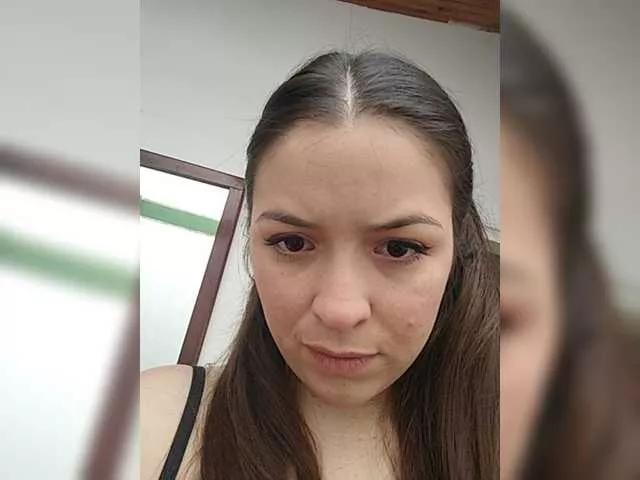 littleDanni on BongaCams 