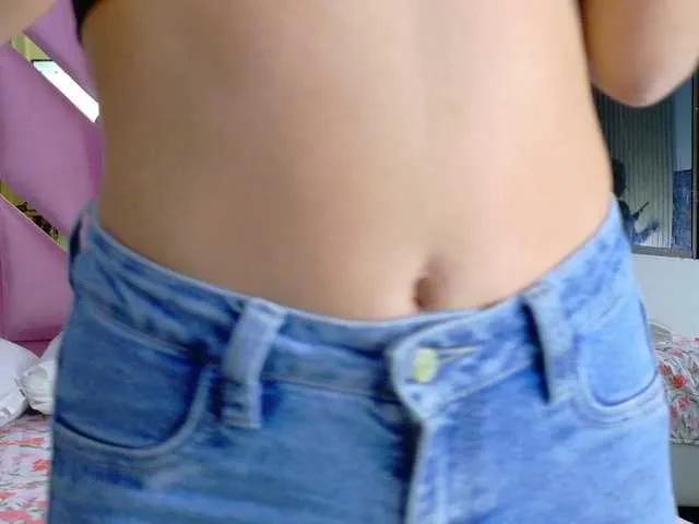 Offline littlekayla on BongaCams