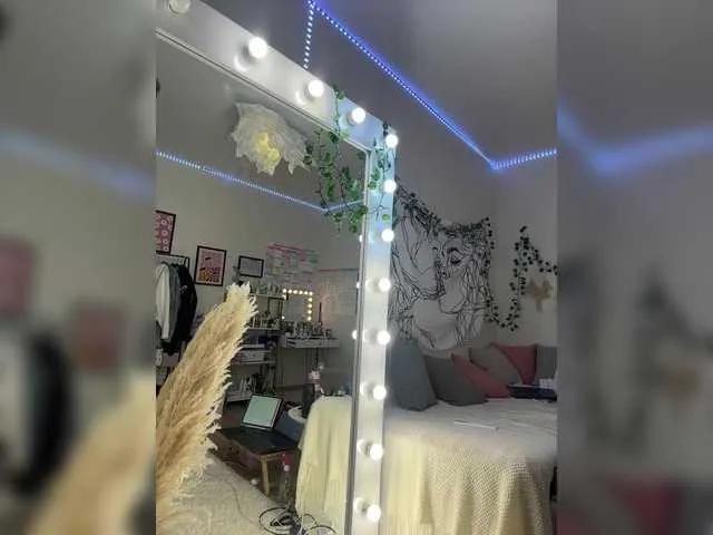 LolaDoll on BongaCams 