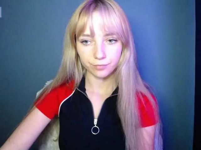 Offline LuciaLovely on BongaCams