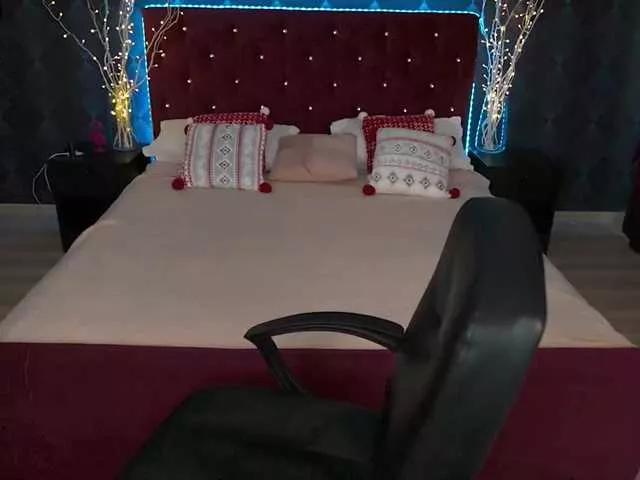 Offline MirandaHobbs on BongaCams