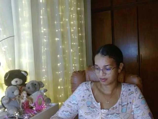 Offline Moranguh on BongaCams