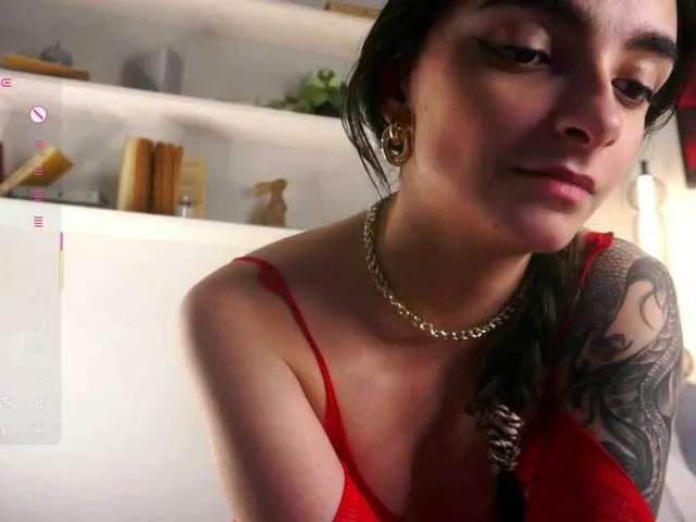 Offline Morena-Dolcce on BongaCams