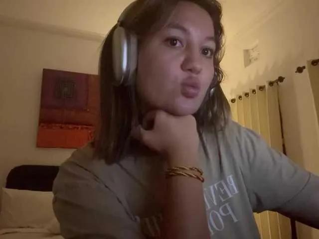 Nelly-Fischer on BongaCams