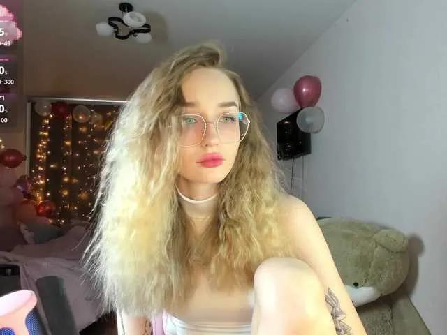 Offline Polikinesis on BongaCams