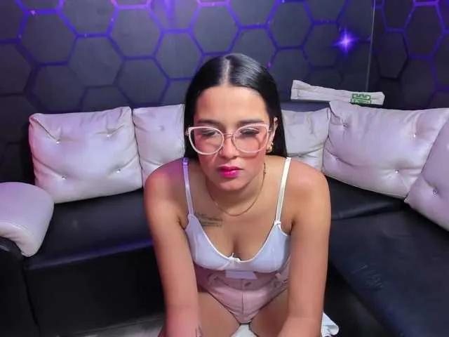 Offline room-kitty on BongaCams