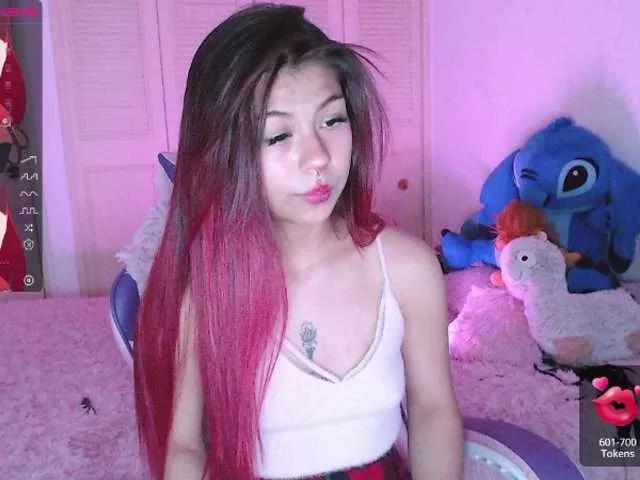 Sweetred11 on BongaCams 