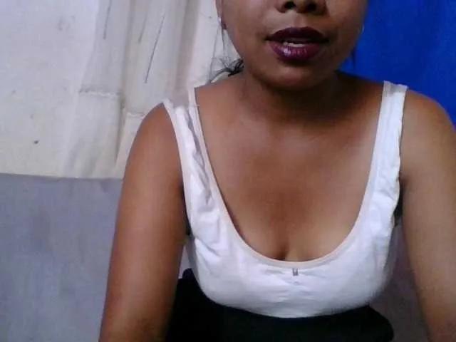 taniah on BongaCams