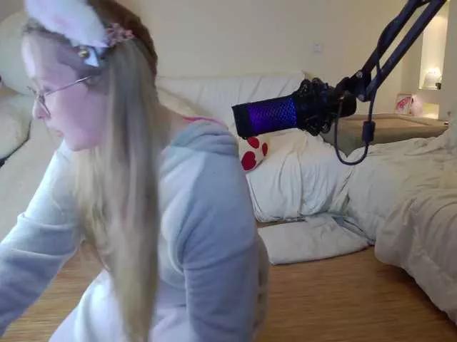 Offline teeencute on BongaCams