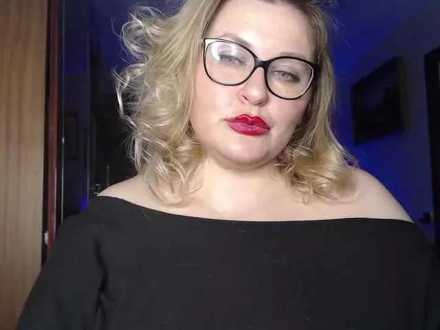 Offline WifeyNusha on BongaCams