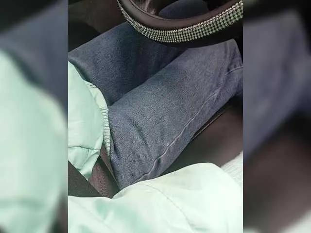 Offline Yna-and-Yn on BongaCams