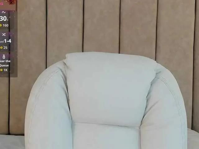 Offline zahiira on BongaCams