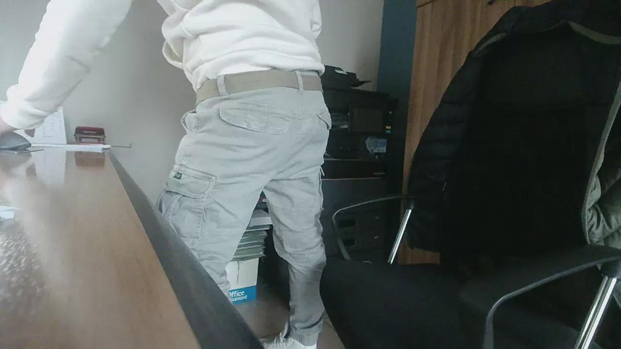 adam9987 on Cam4 