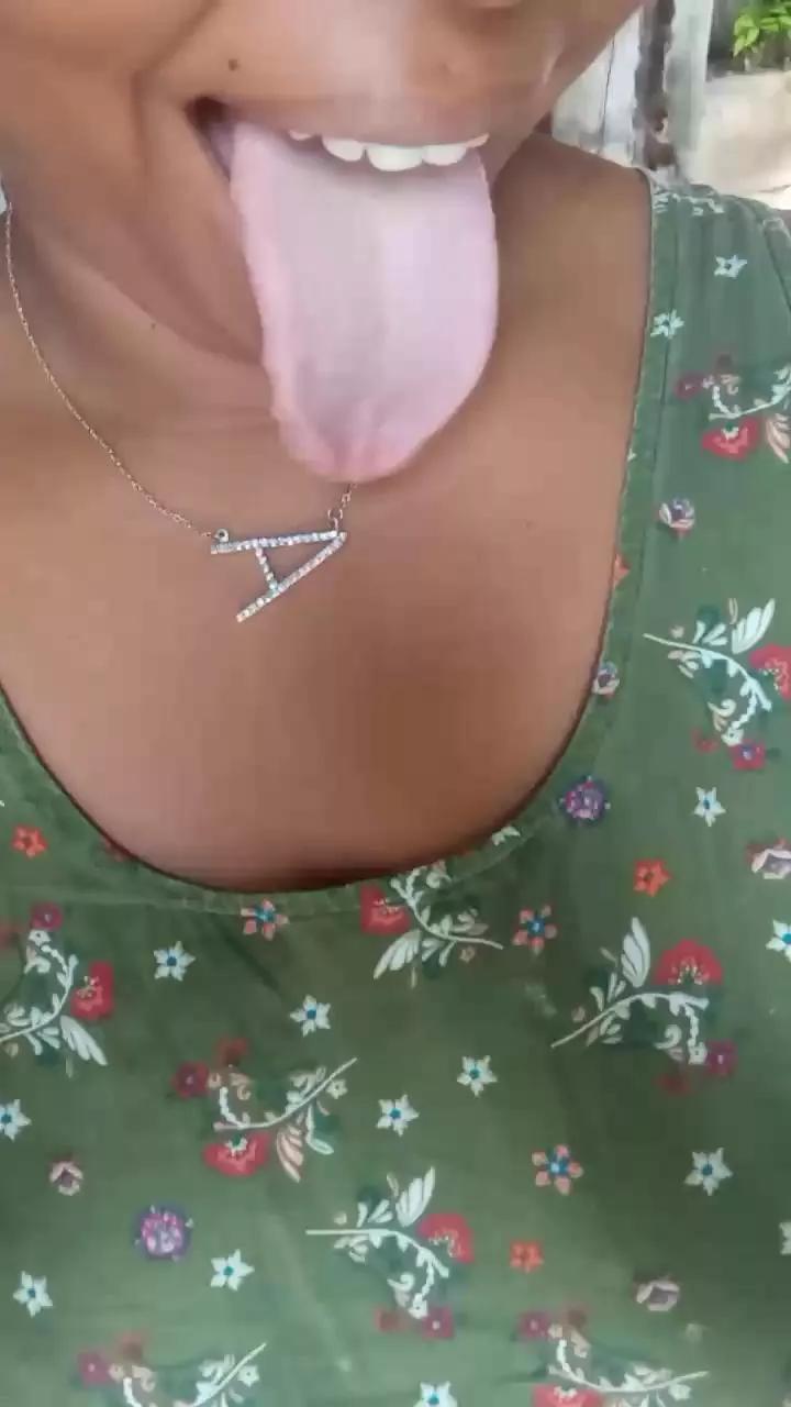 agatha6_hot on Cam4 