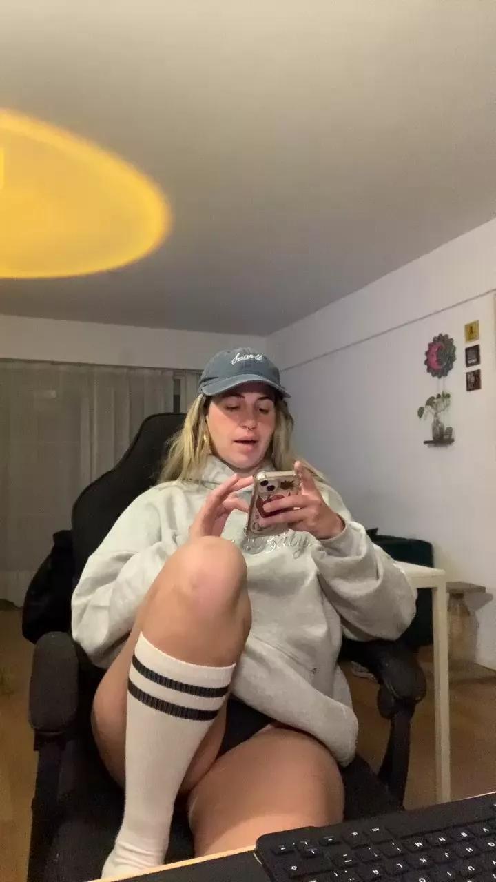 AkariBruna on Cam4 