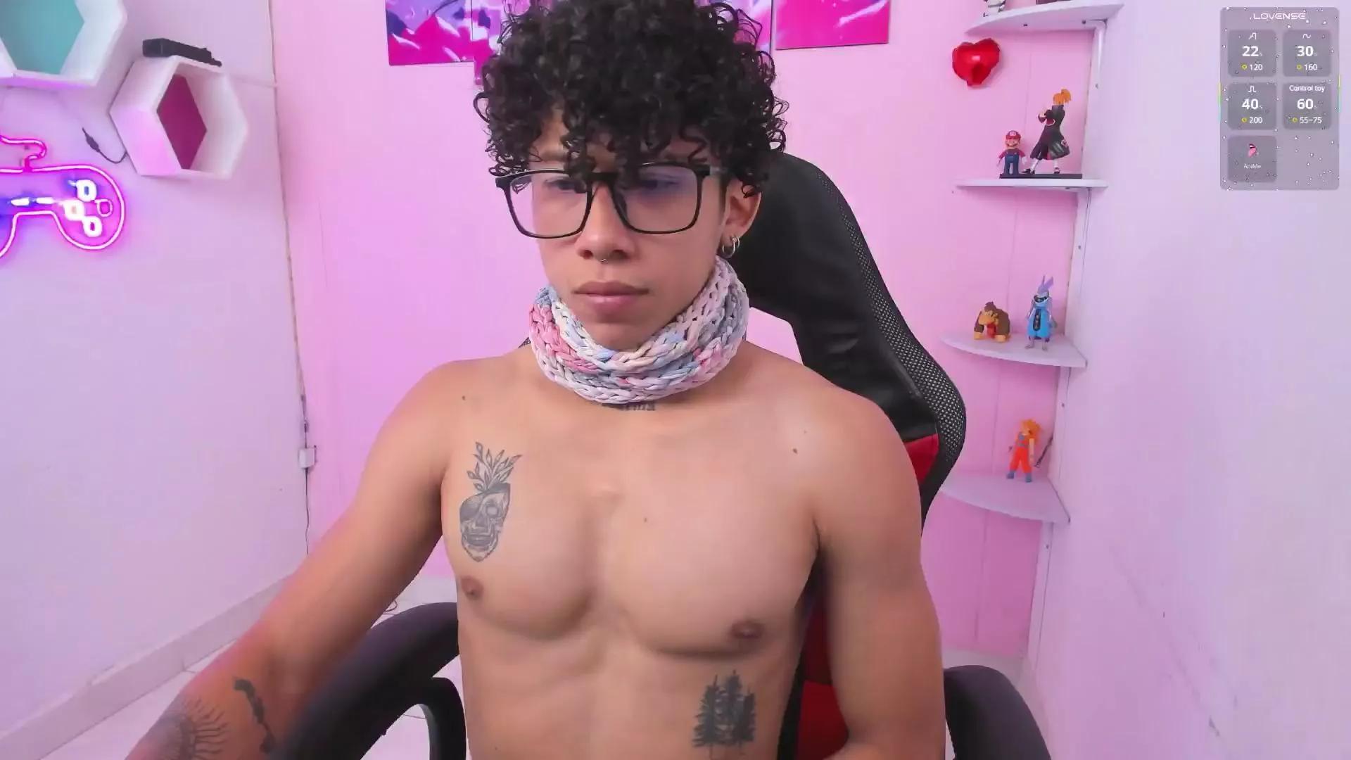 Akaza_ on Cam4 