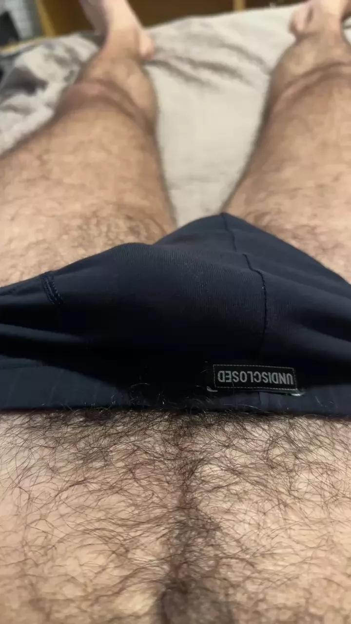 Aleale2587 on Cam4 
