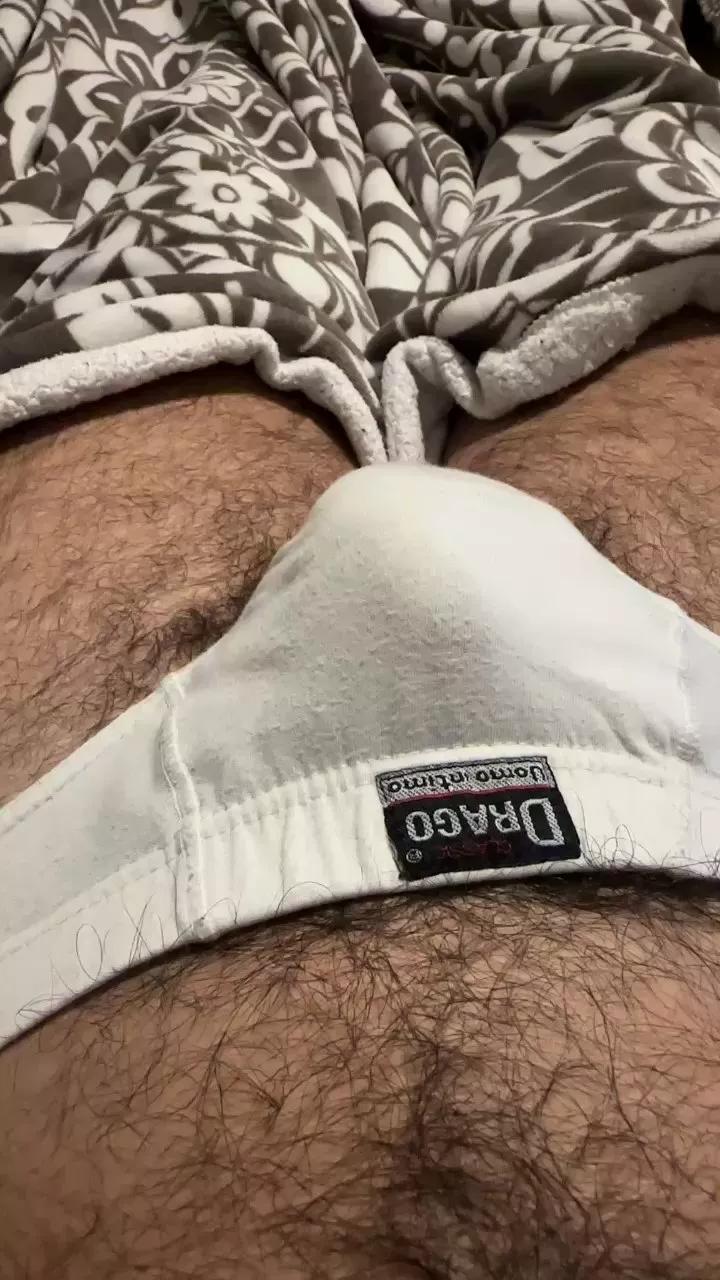 Aleale2587 on Cam4 