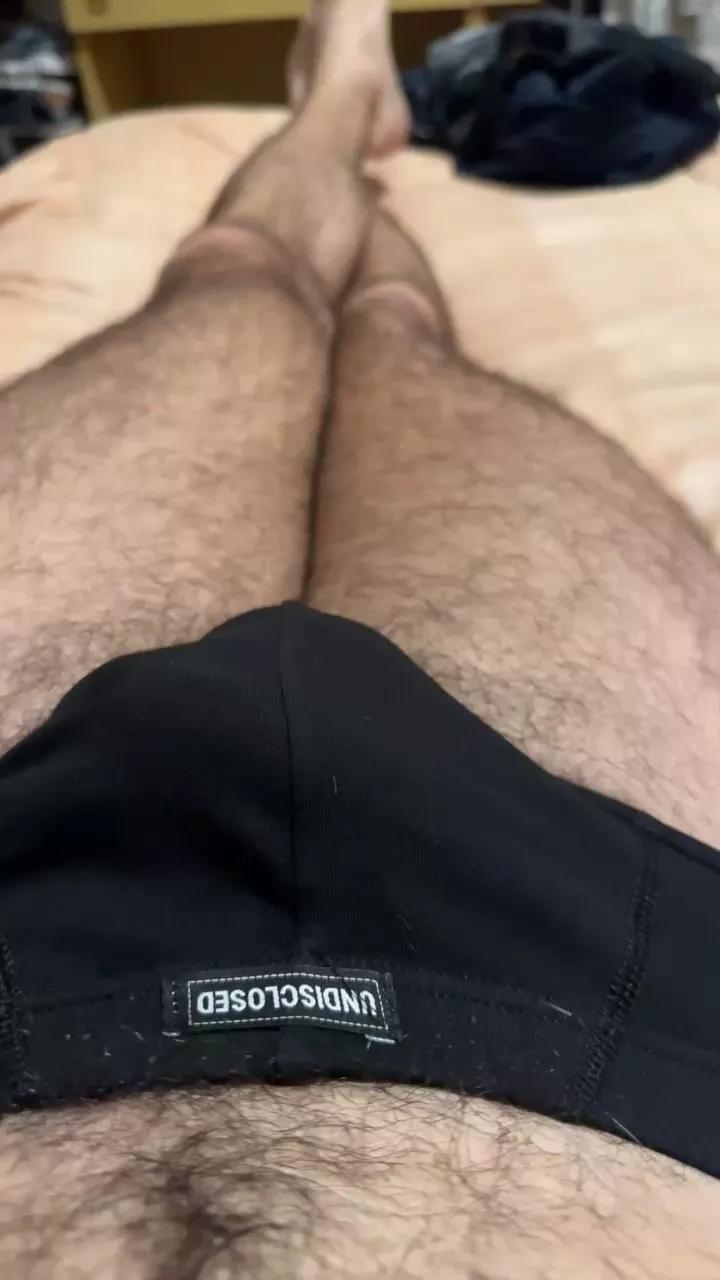 Aleale2587 on Cam4 