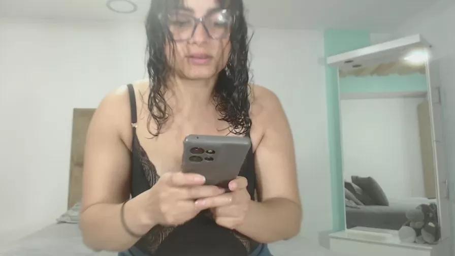 aleejhandra on Cam4 