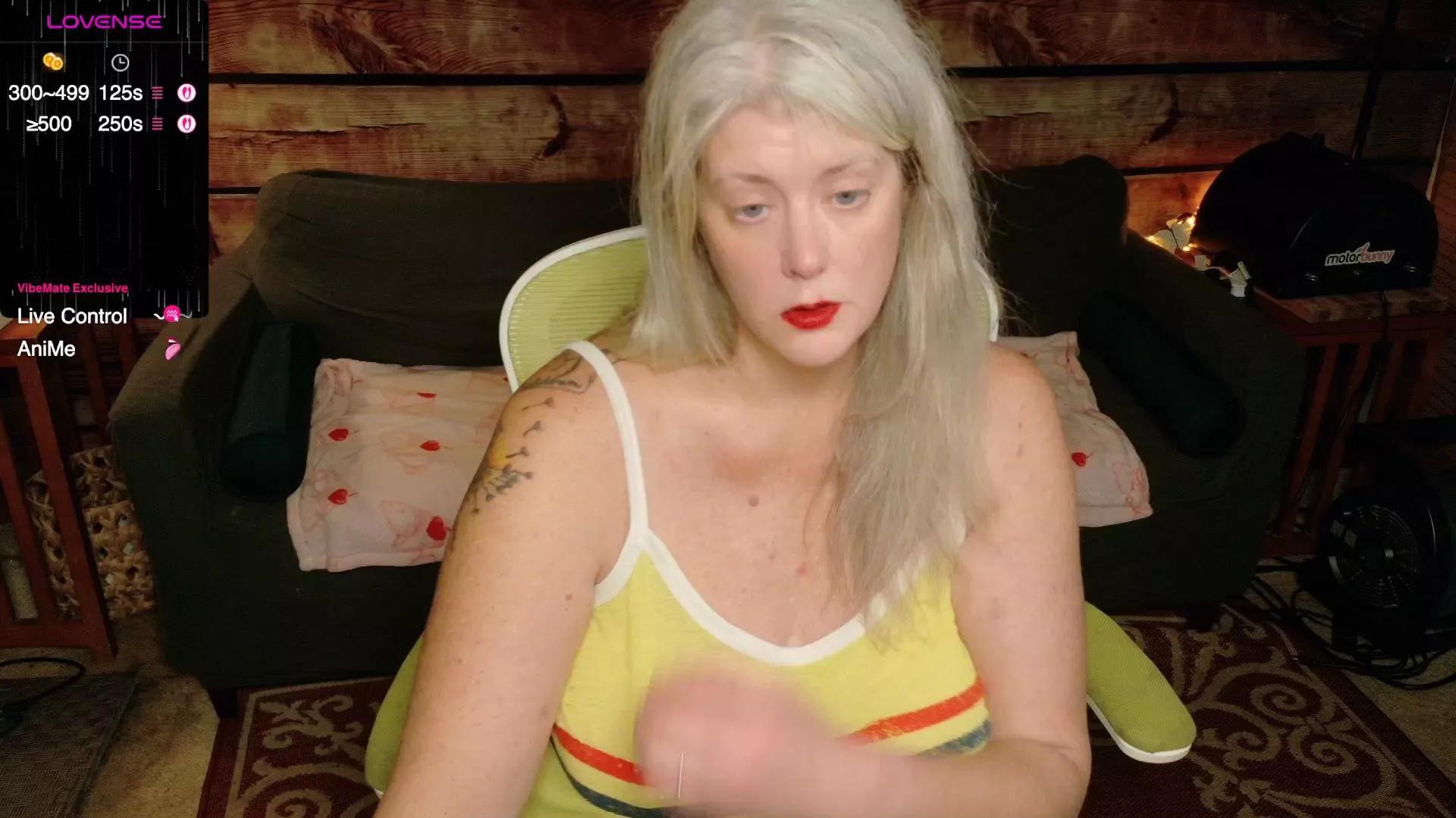 alicescuriosity on Cam4 
