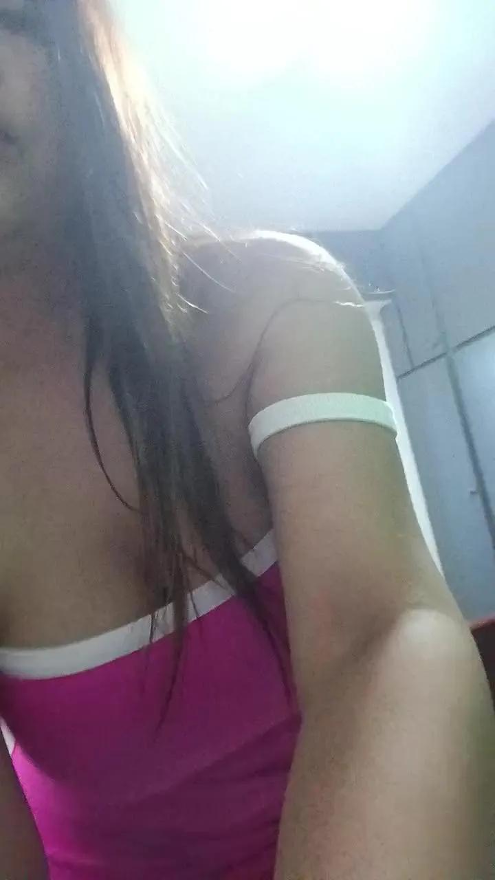 Alma2247 on Cam4 