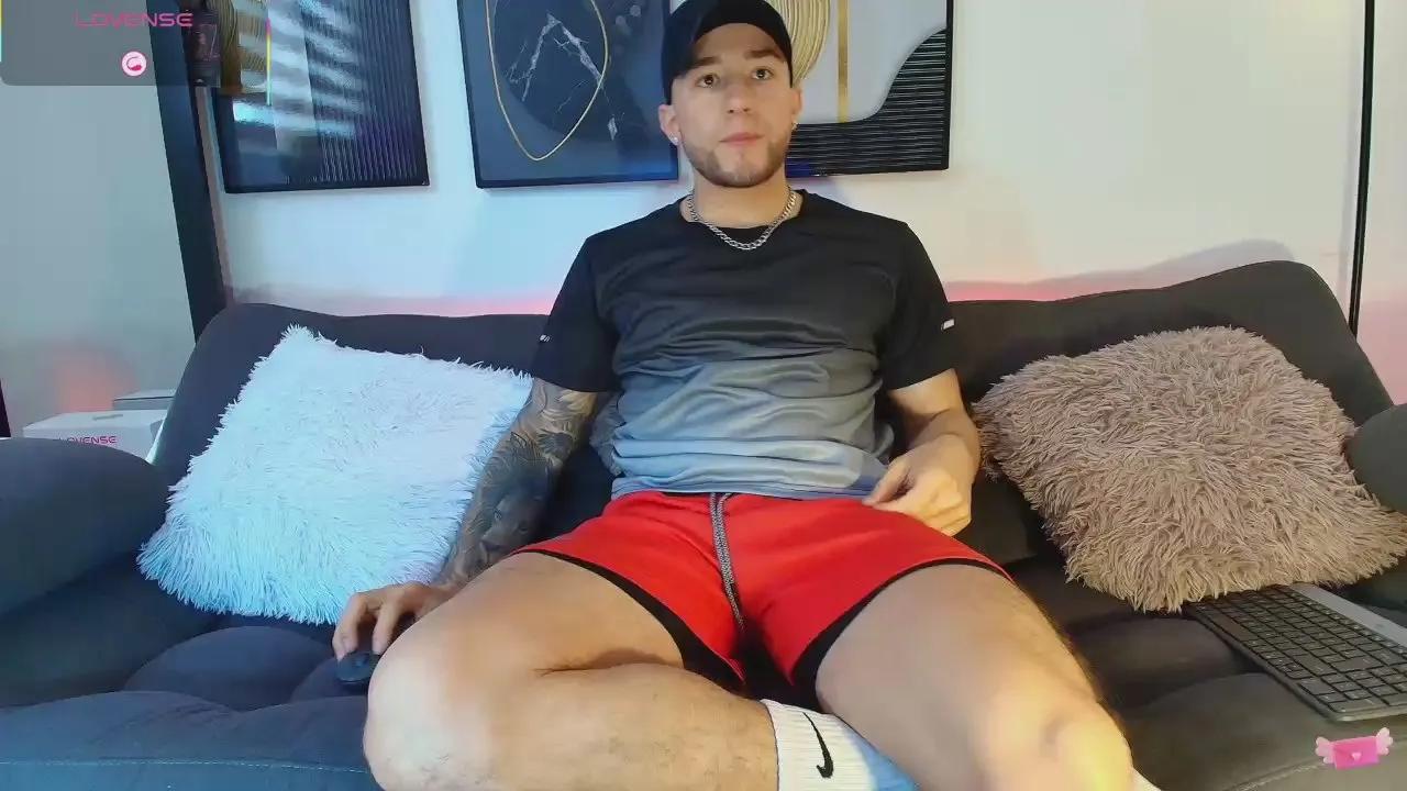 Offline Andrew_wallker on Cam4