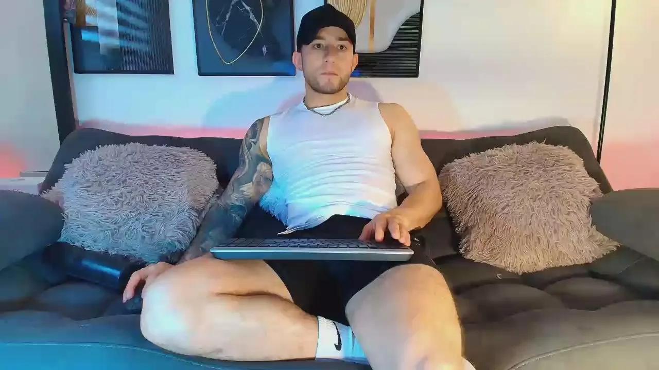 Offline Andrew_wallker on Cam4