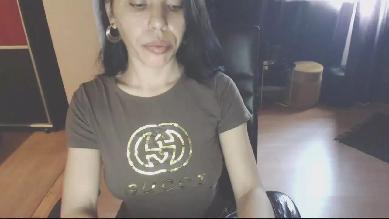 AnnTraXxx on Cam4 