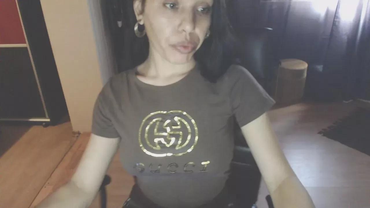 AnnTraXxx on Cam4 