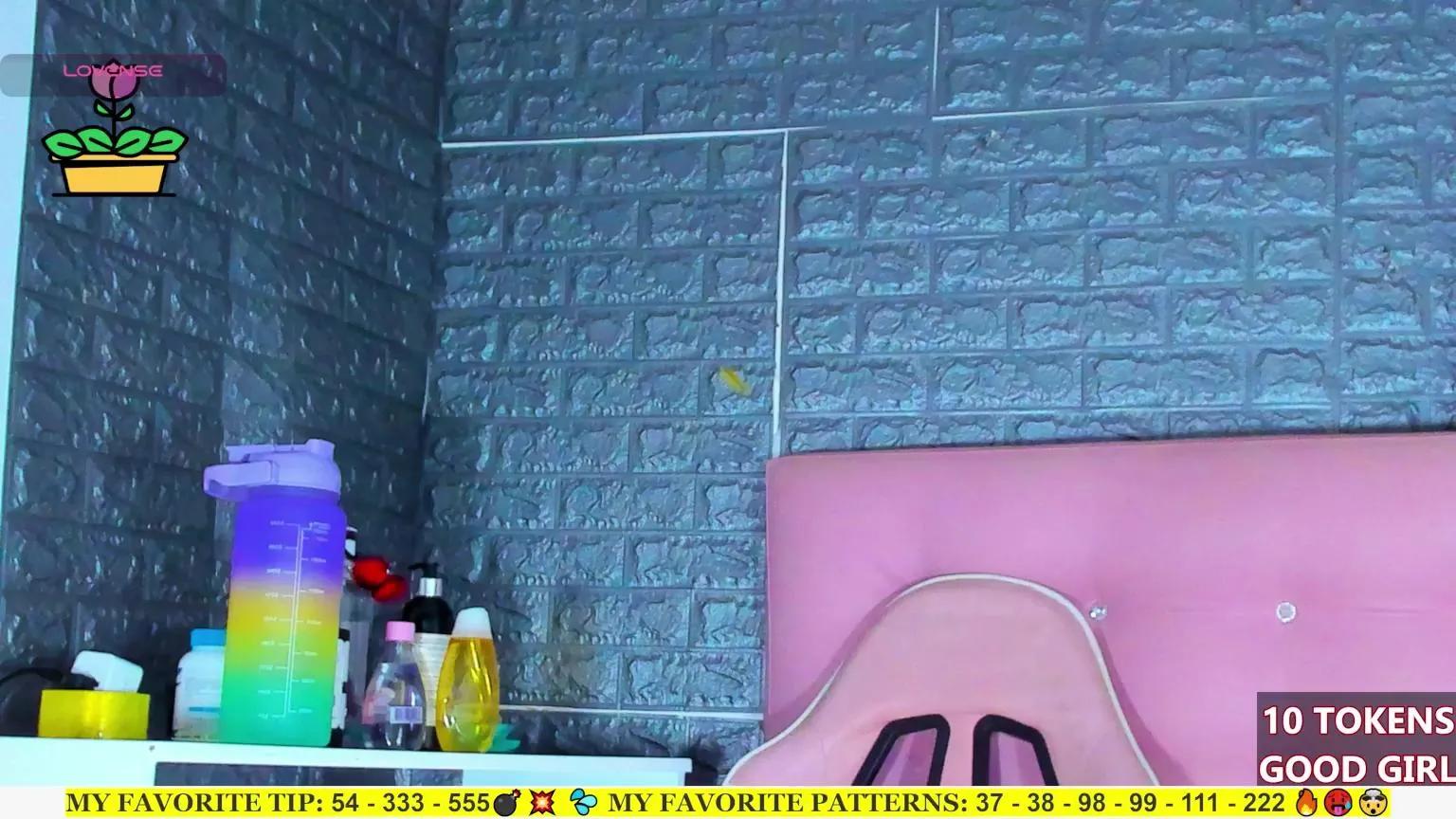 Offline AriannaLewis on Cam4