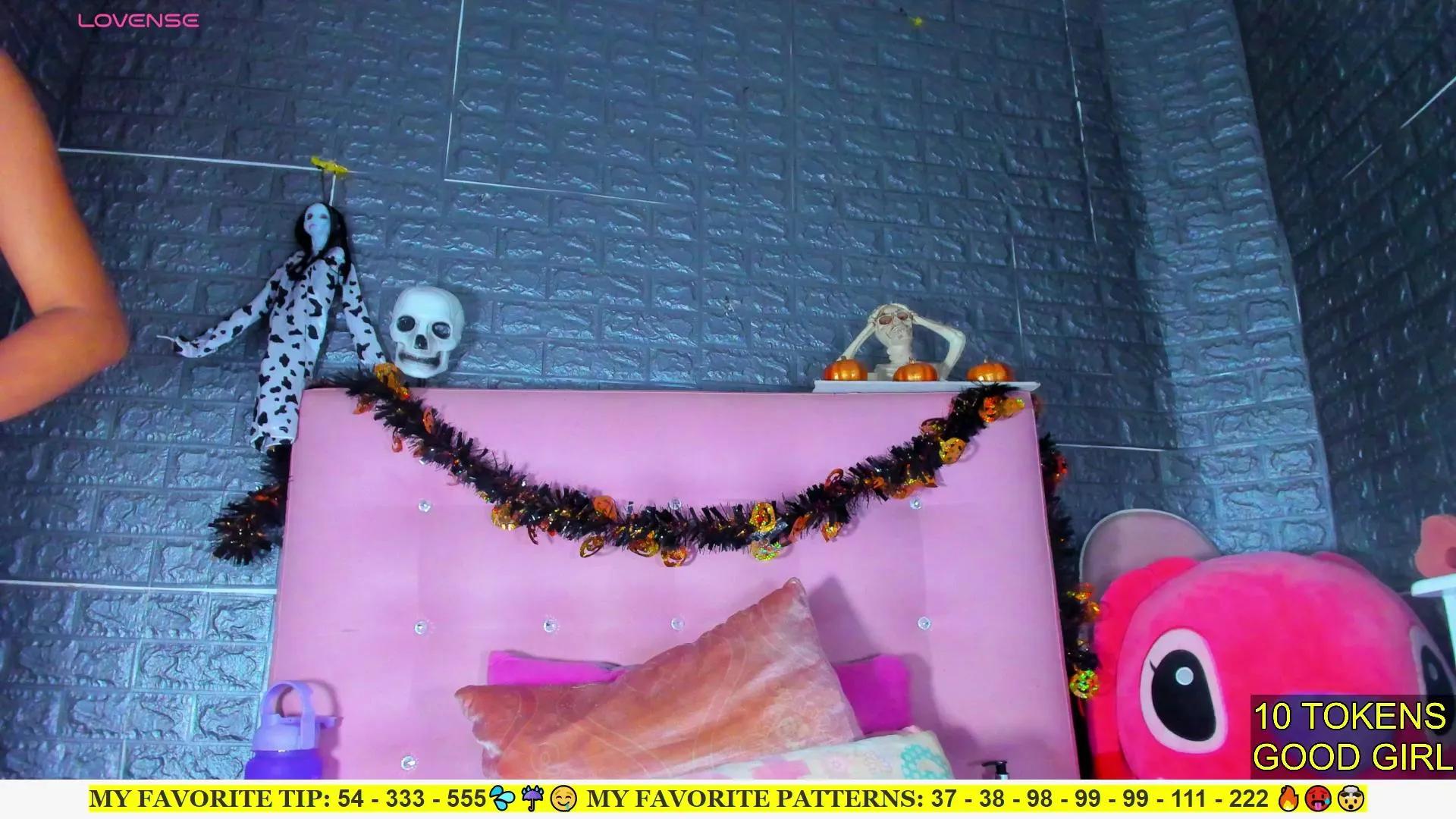 Offline AriannaLewis on Cam4