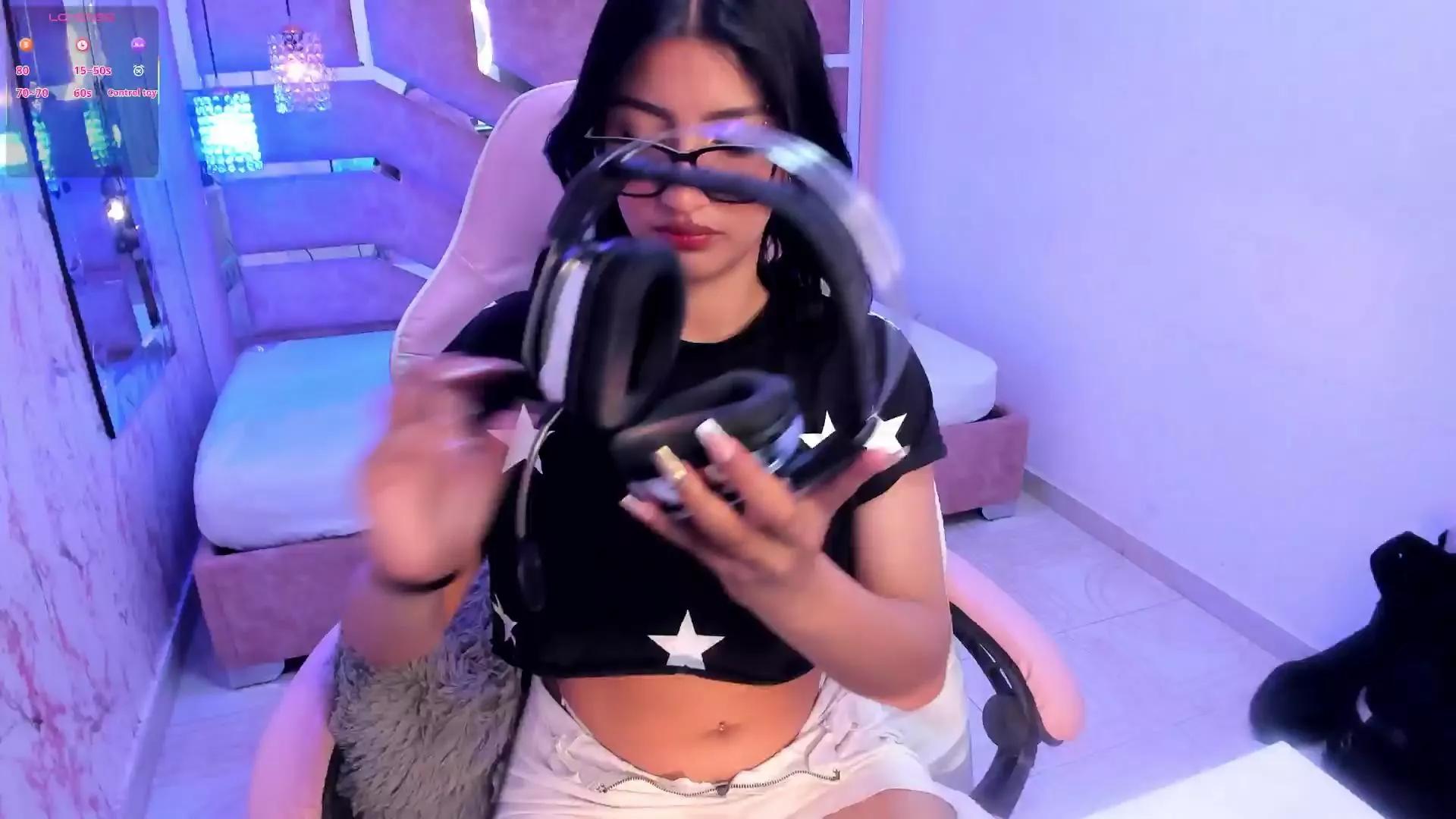 AriaNova_ on Cam4 
