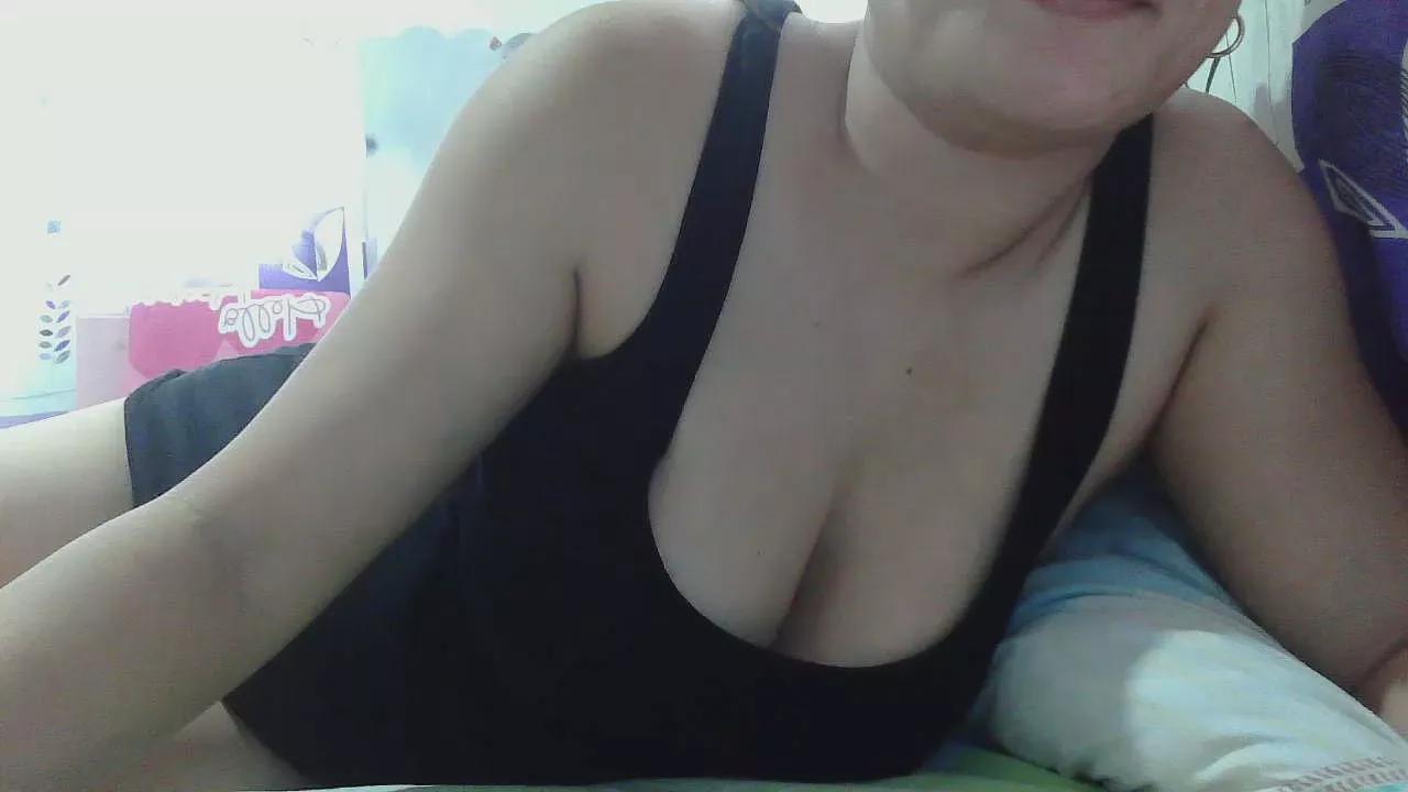 ashleysuksuk on Cam4 