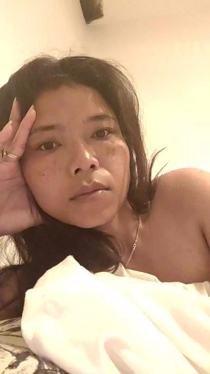 Asianwhitheuro on Cam4 