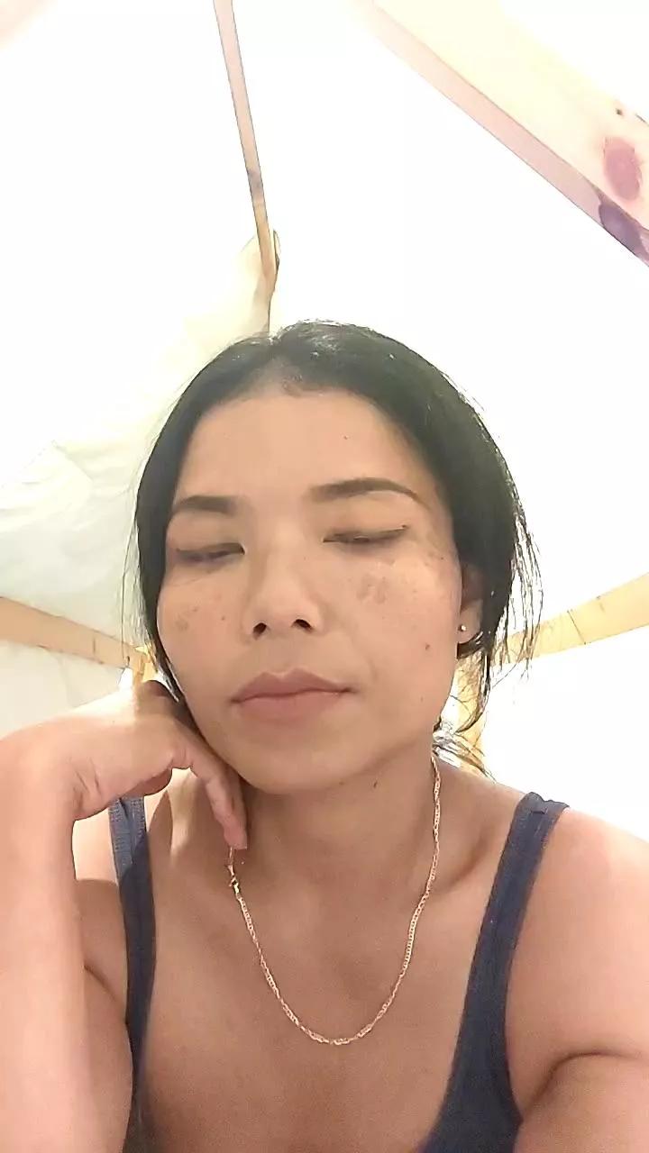 Asianwhitheuro on Cam4 